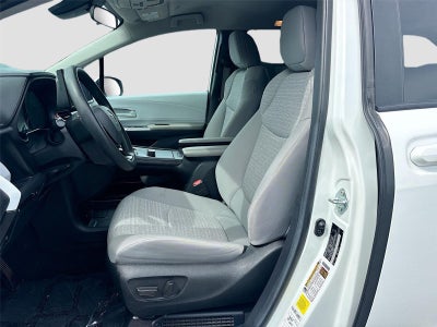 2025 Toyota Sienna LE 8-Passenger