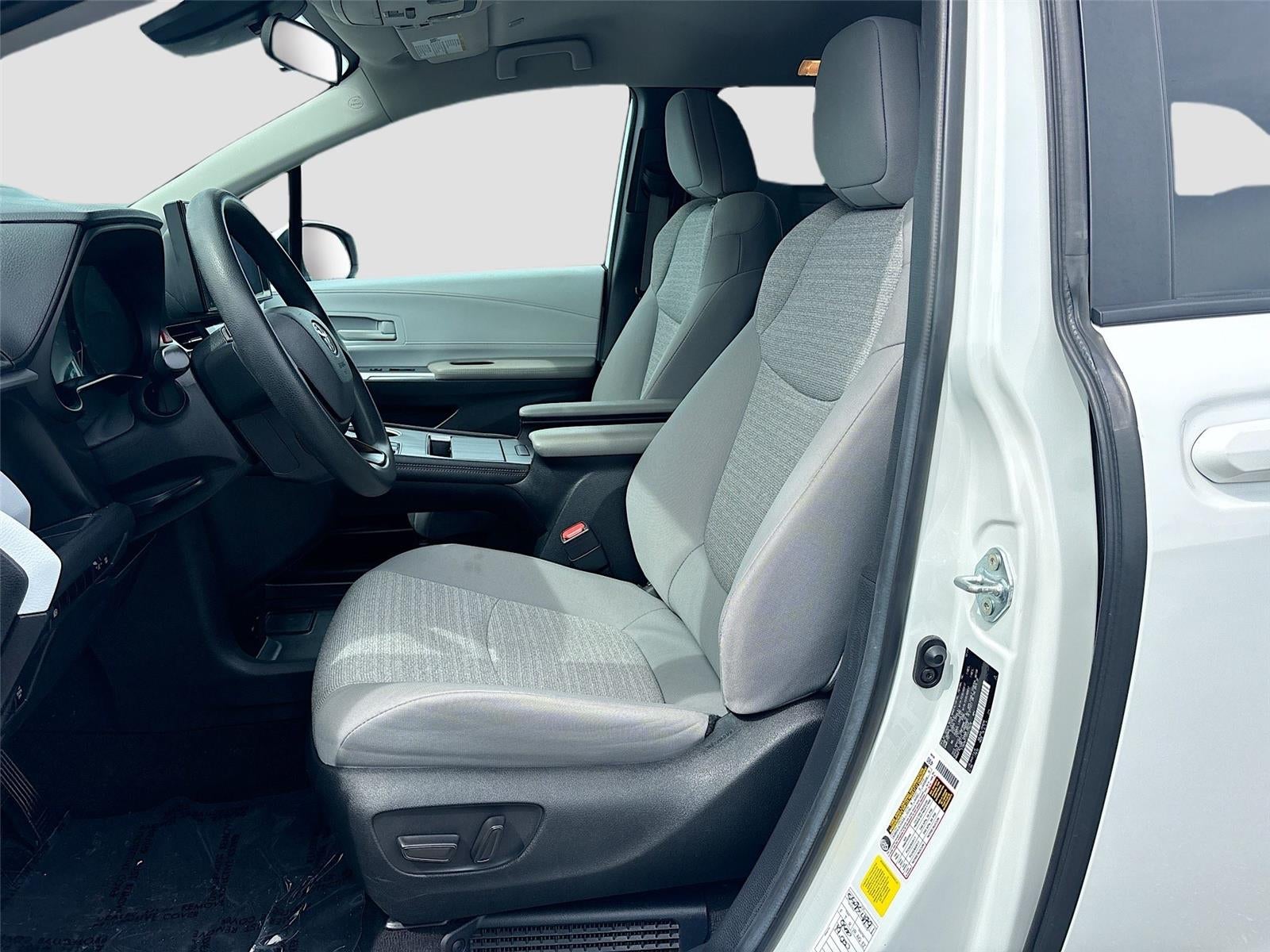 2025 Toyota Sienna LE 8-Passenger