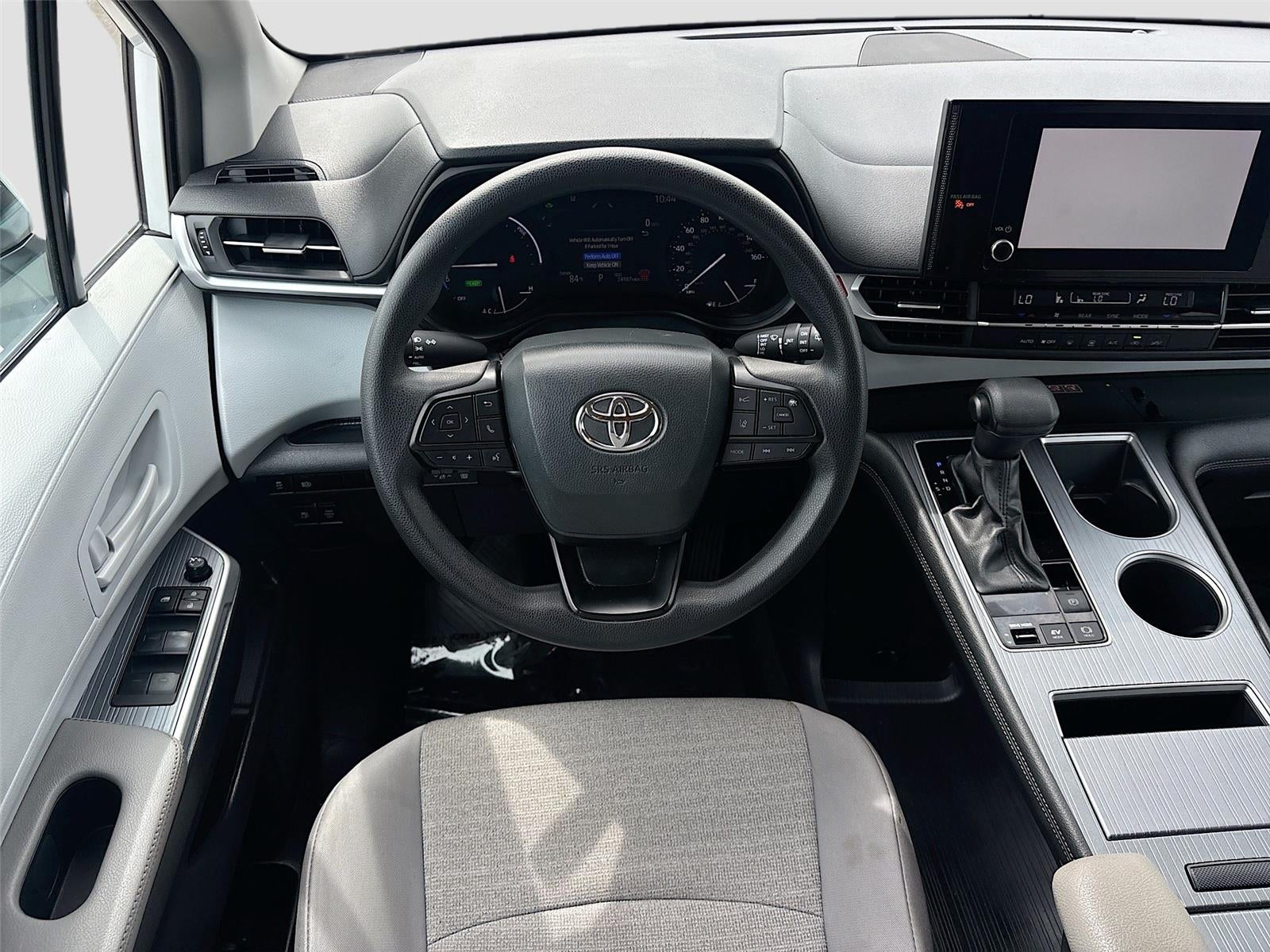 2025 Toyota Sienna LE 8-Passenger
