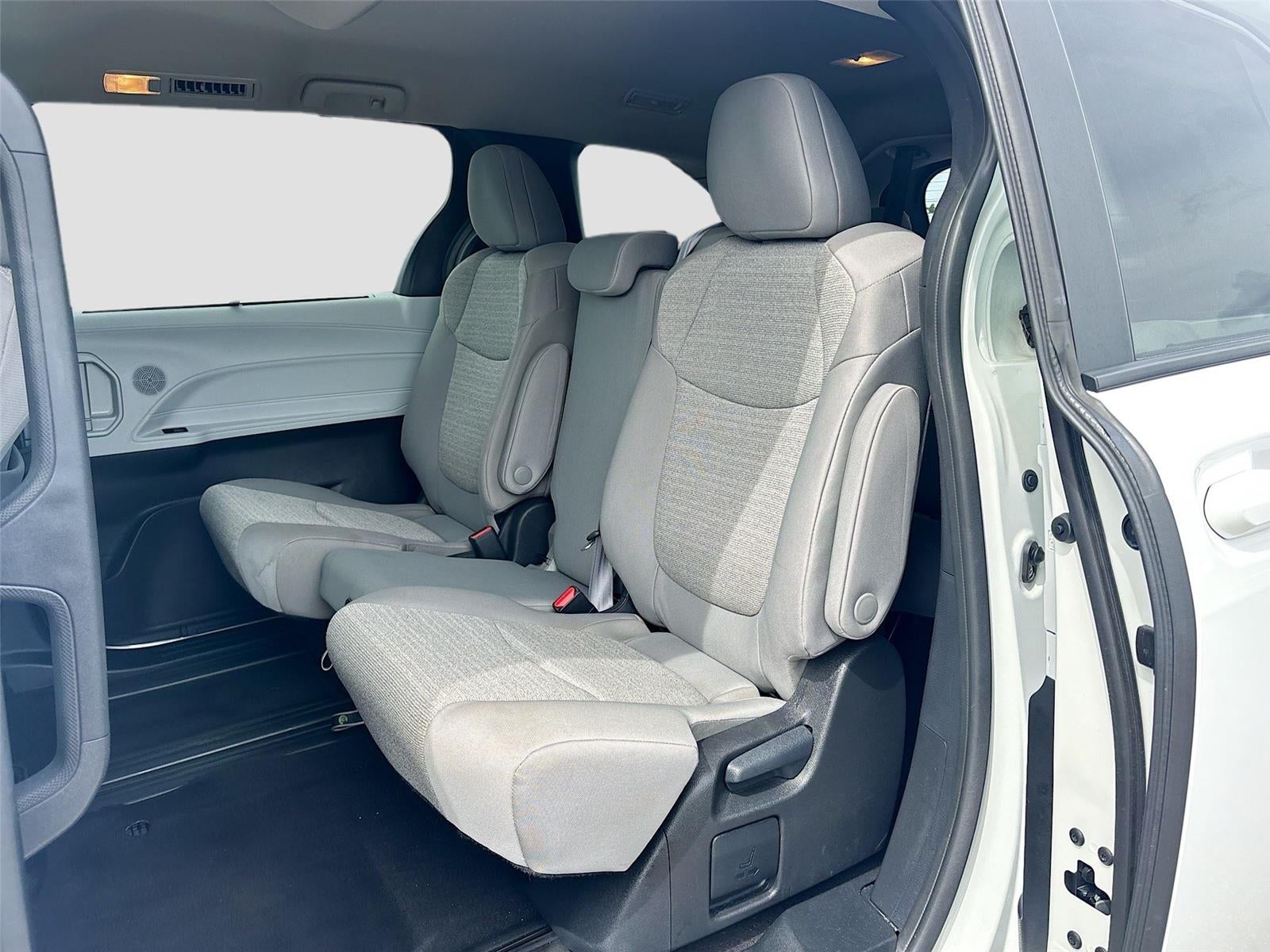 2025 Toyota Sienna LE 8-Passenger