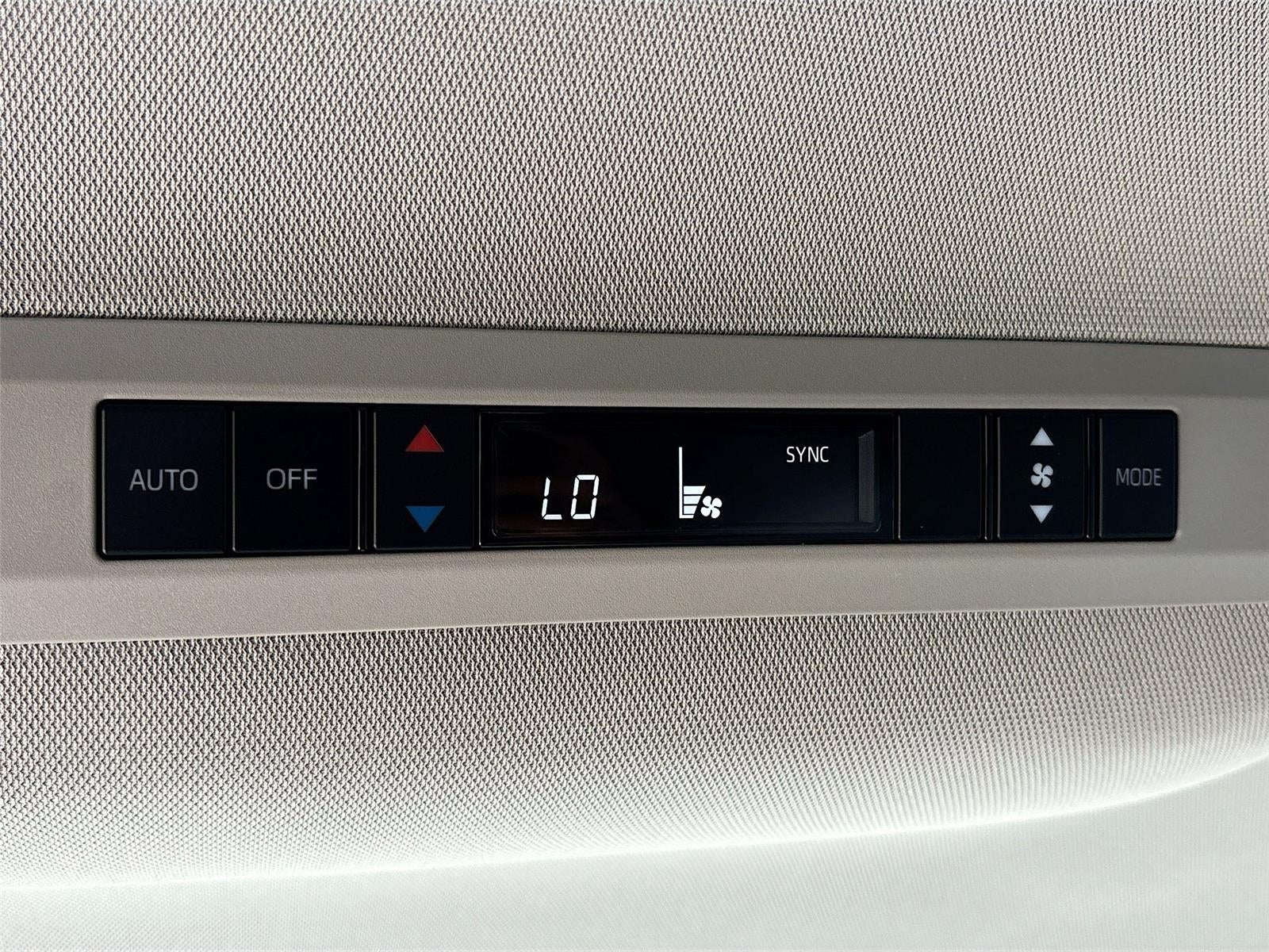 2025 Toyota Sienna LE 8-Passenger