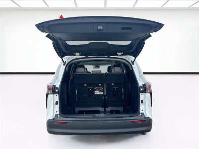 2025 Toyota Sienna LE 8-Passenger