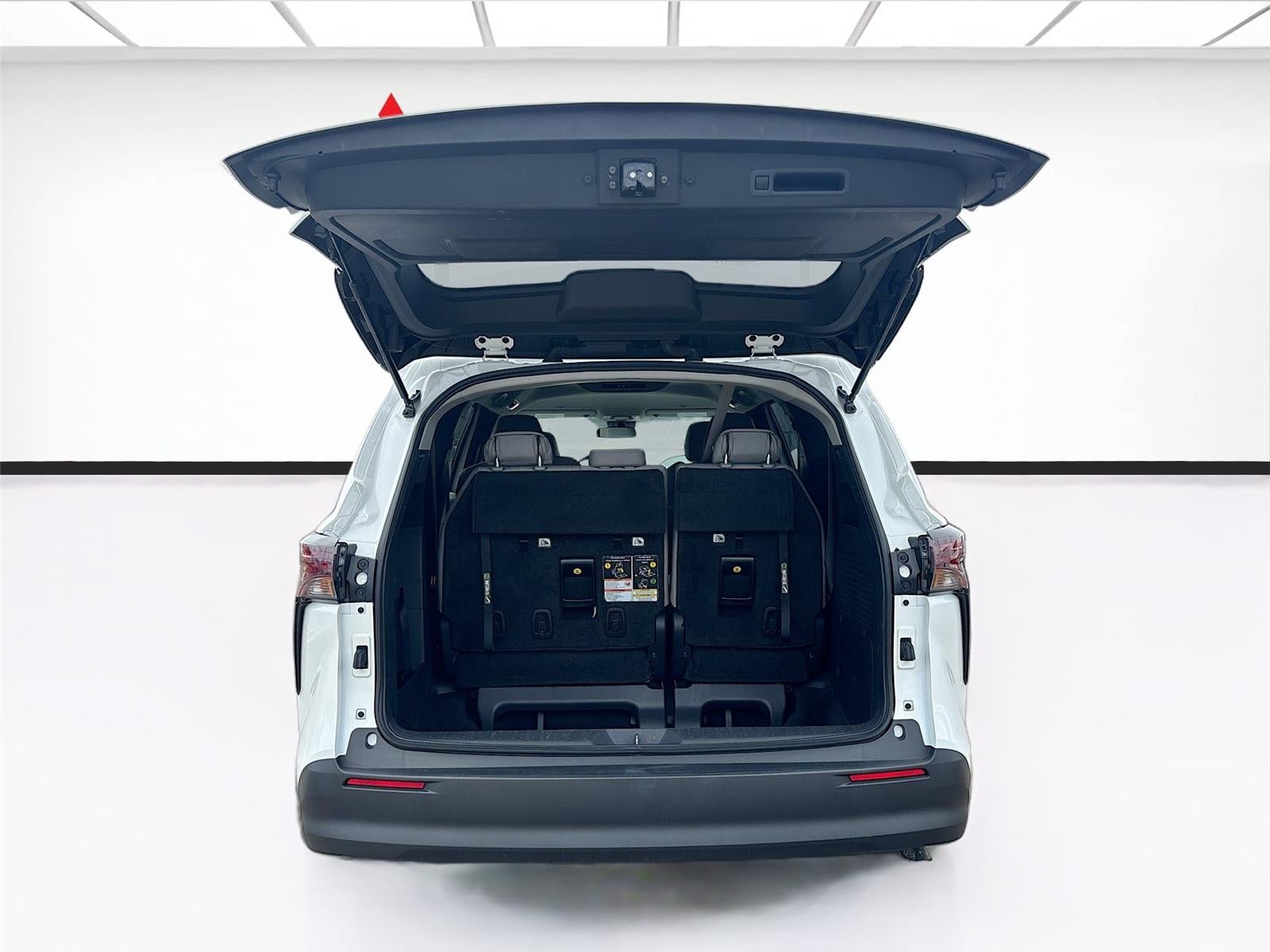 2025 Toyota Sienna LE 8-Passenger
