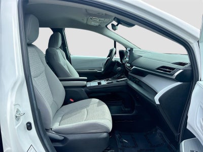 2025 Toyota Sienna LE 8-Passenger