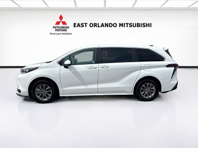 2025 Toyota Sienna LE 8-Passenger