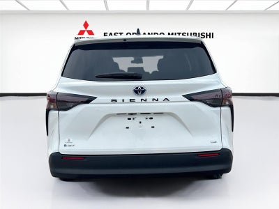 2025 Toyota Sienna LE 8-Passenger