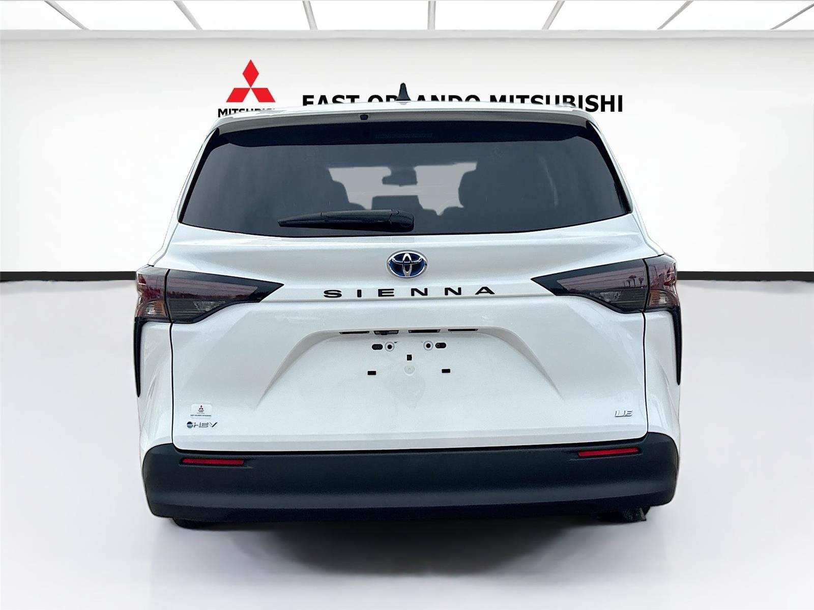 2025 Toyota Sienna LE 8-Passenger