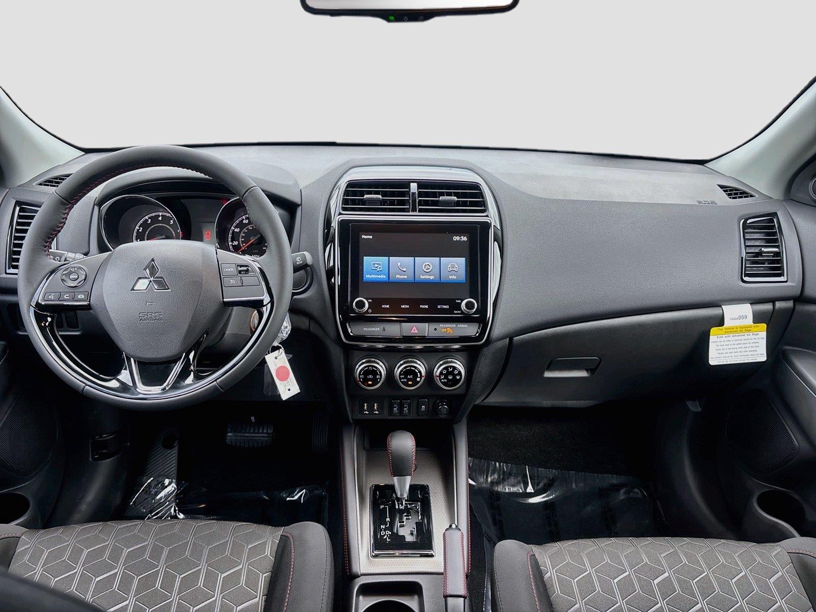 2027 Mitsubishi Outlander Sport LE