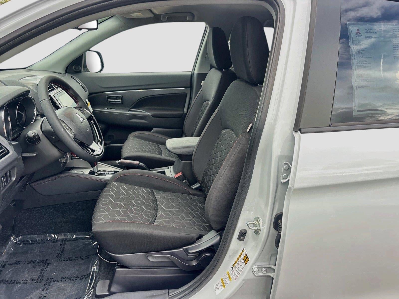 2027 Mitsubishi Outlander Sport LE