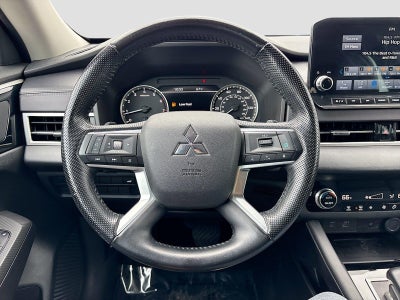 2022 Mitsubishi Outlander SE