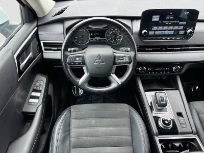 2022 Mitsubishi Outlander SE