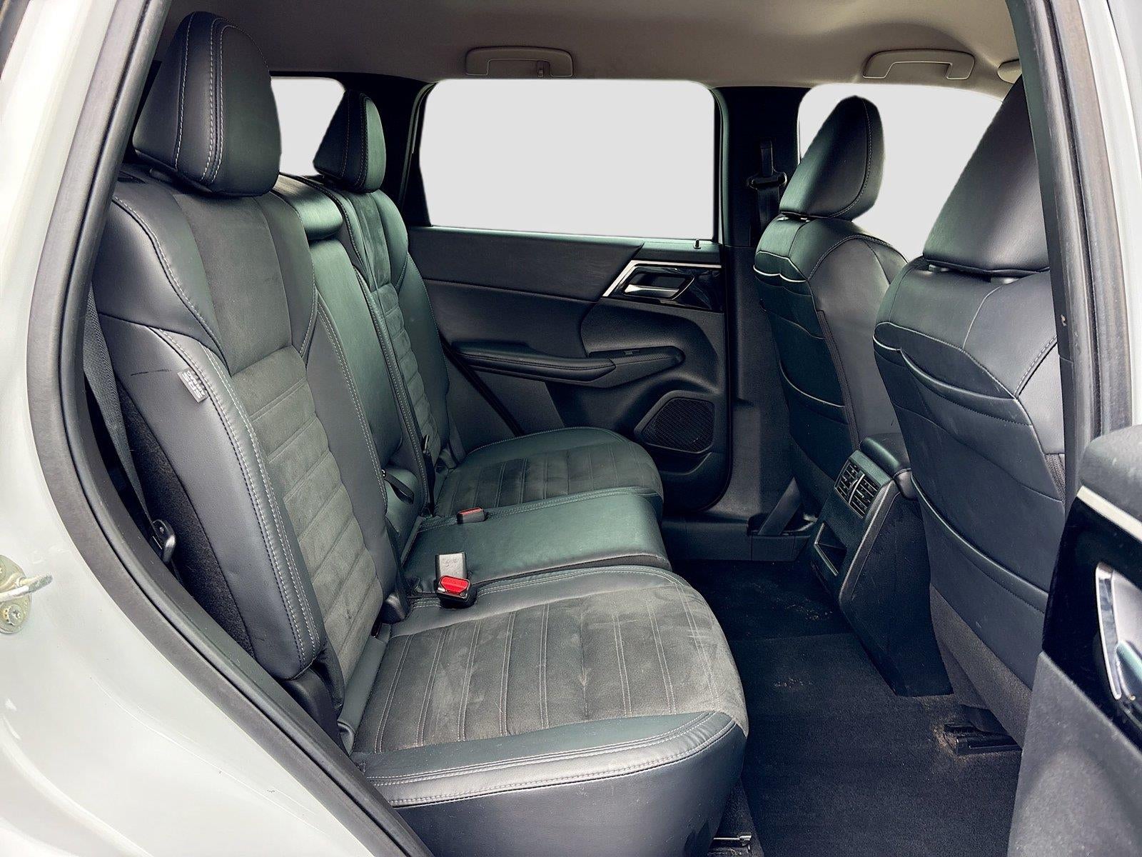 2022 Mitsubishi Outlander SE