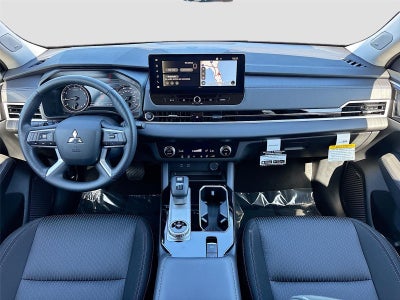 2026 Mitsubishi Outlander ES