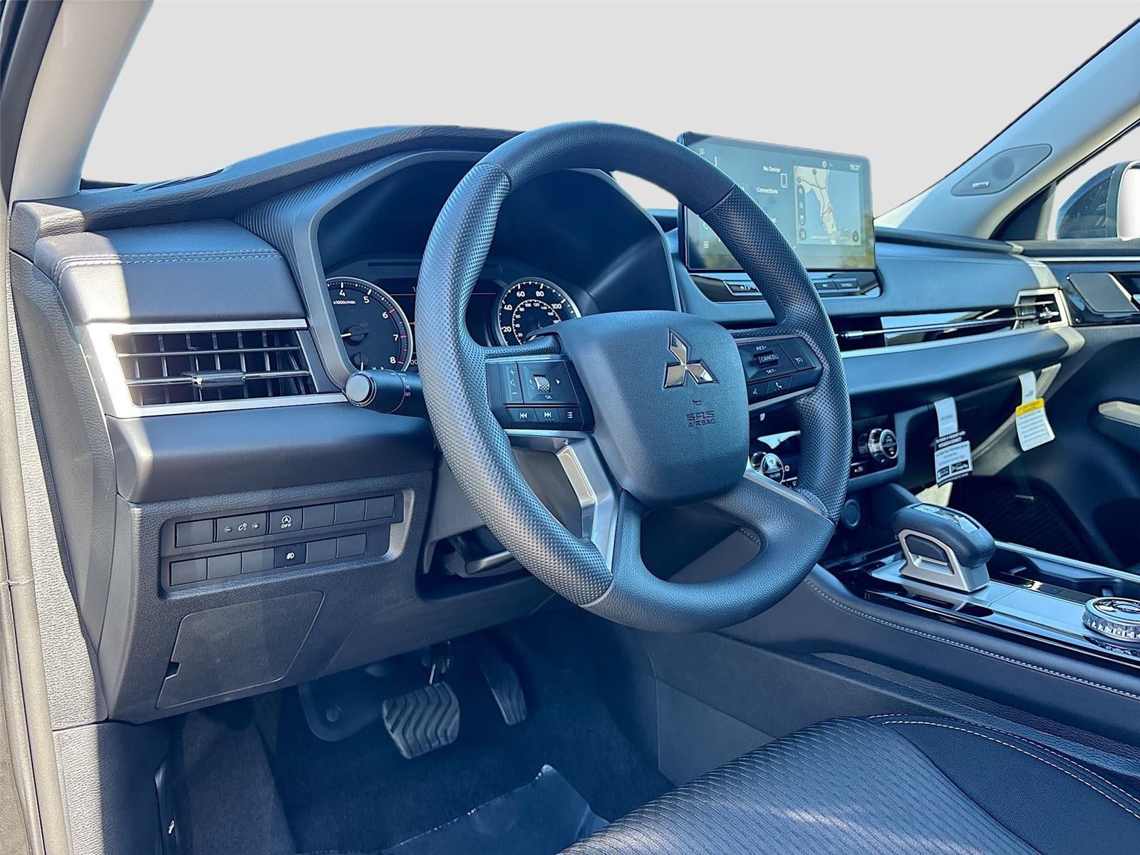 2026 Mitsubishi Outlander ES