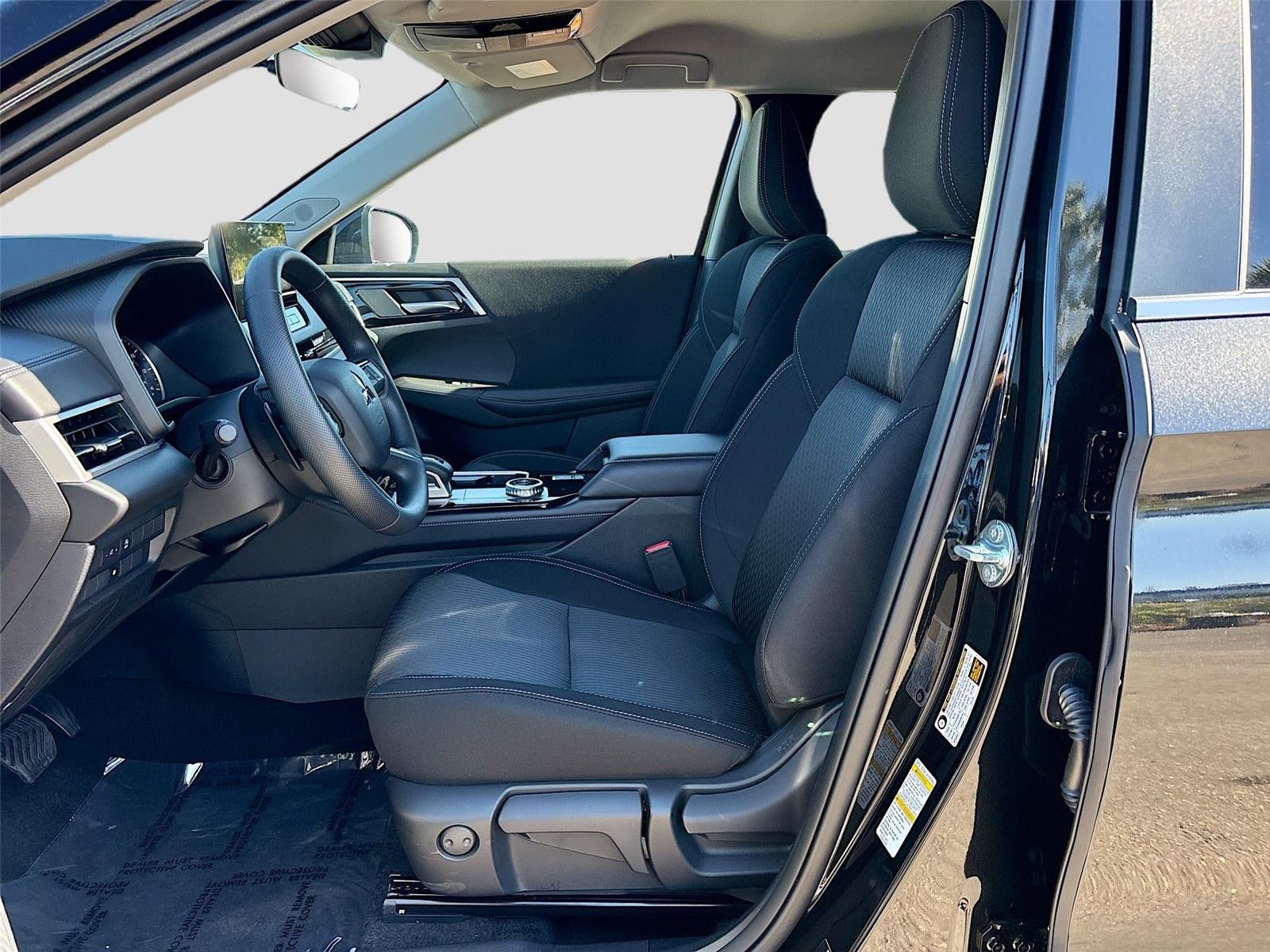 2026 Mitsubishi Outlander ES