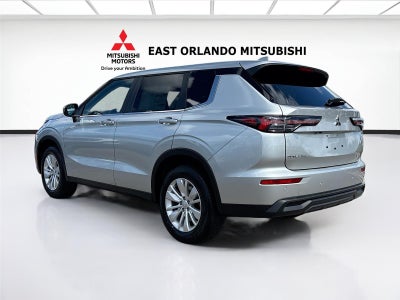 2026 Mitsubishi Outlander ES