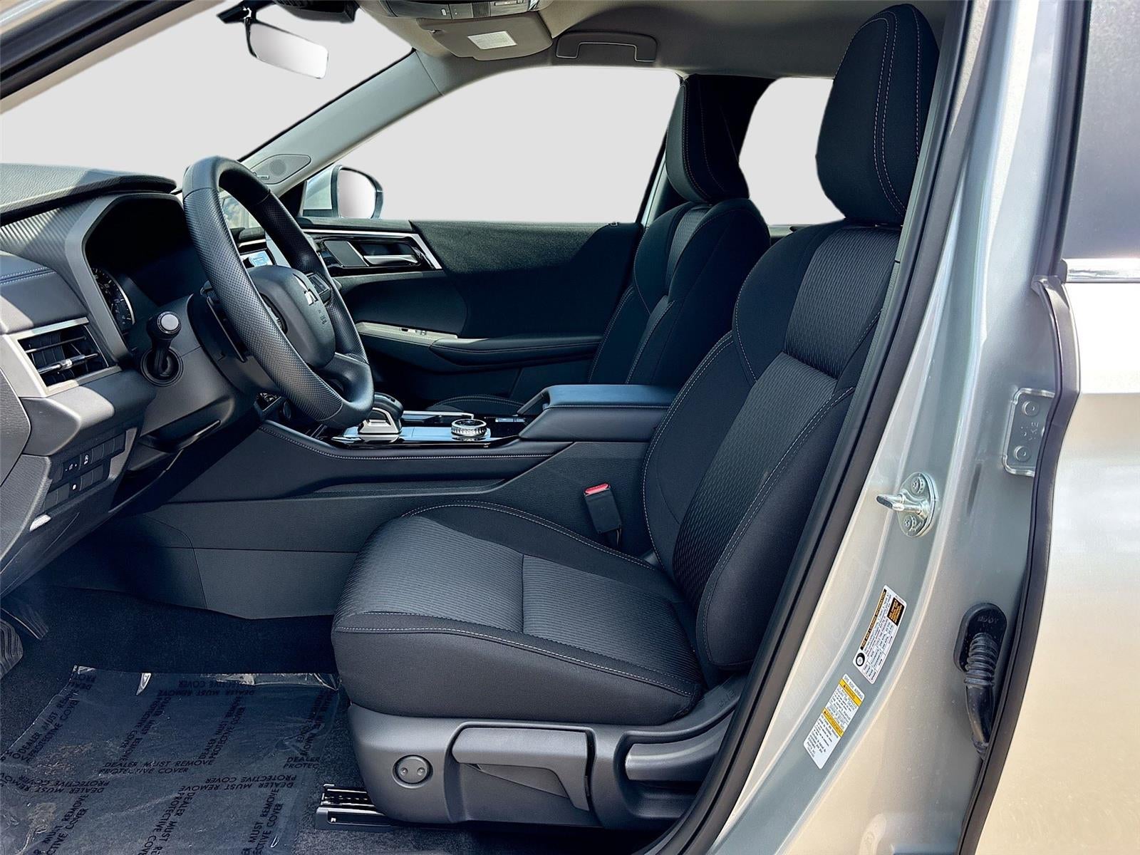 2026 Mitsubishi Outlander ES