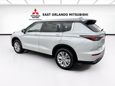 2026 Mitsubishi Outlander ES