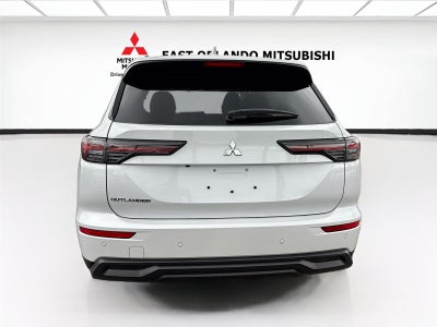 2026 Mitsubishi Outlander ES