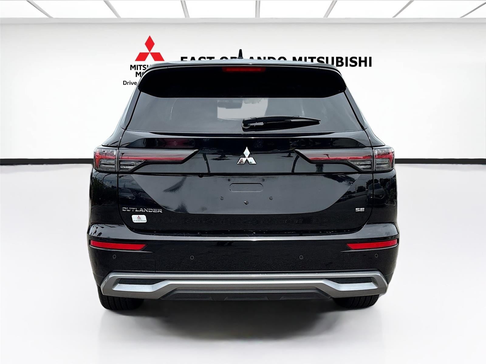 2025 Mitsubishi Outlander SE