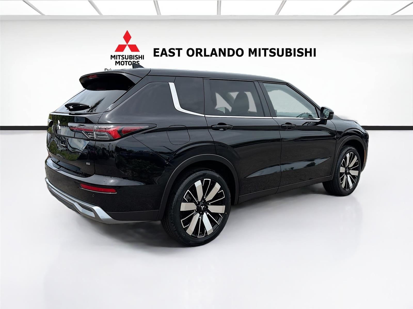 2025 Mitsubishi Outlander SE