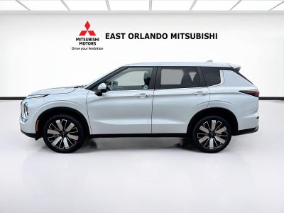 2025 Mitsubishi Outlander SE