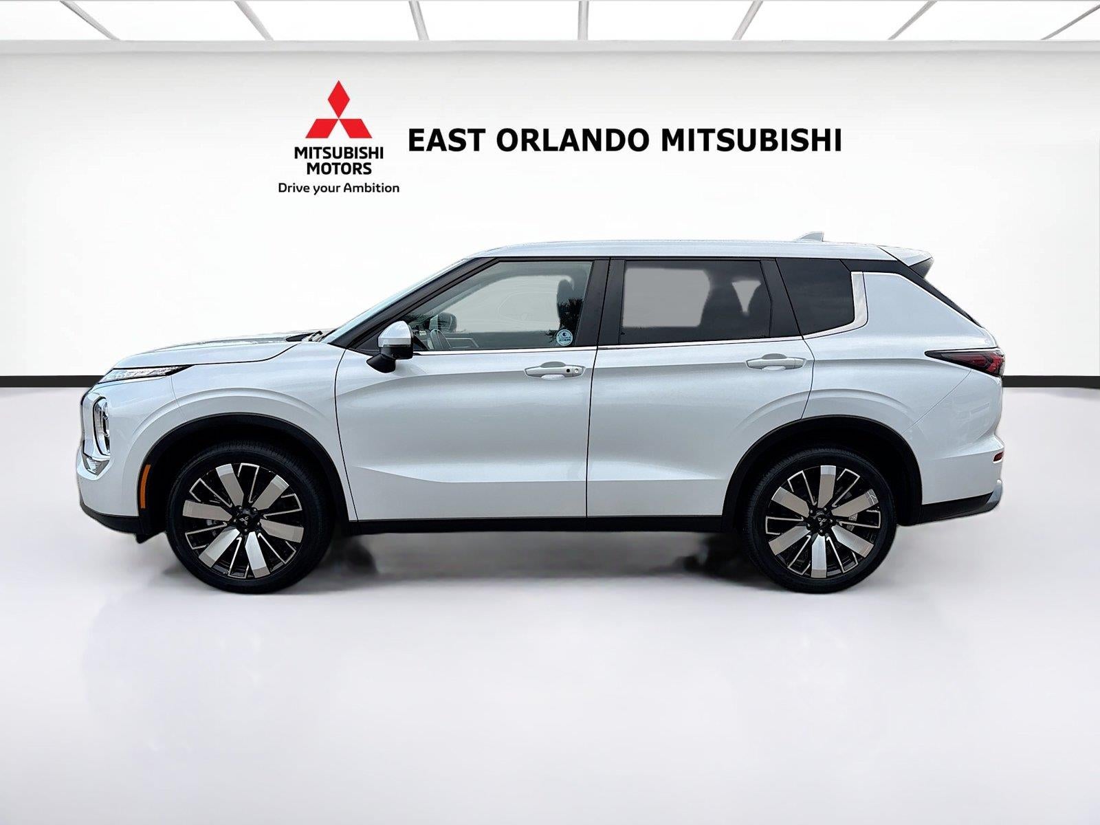 2025 Mitsubishi Outlander SE