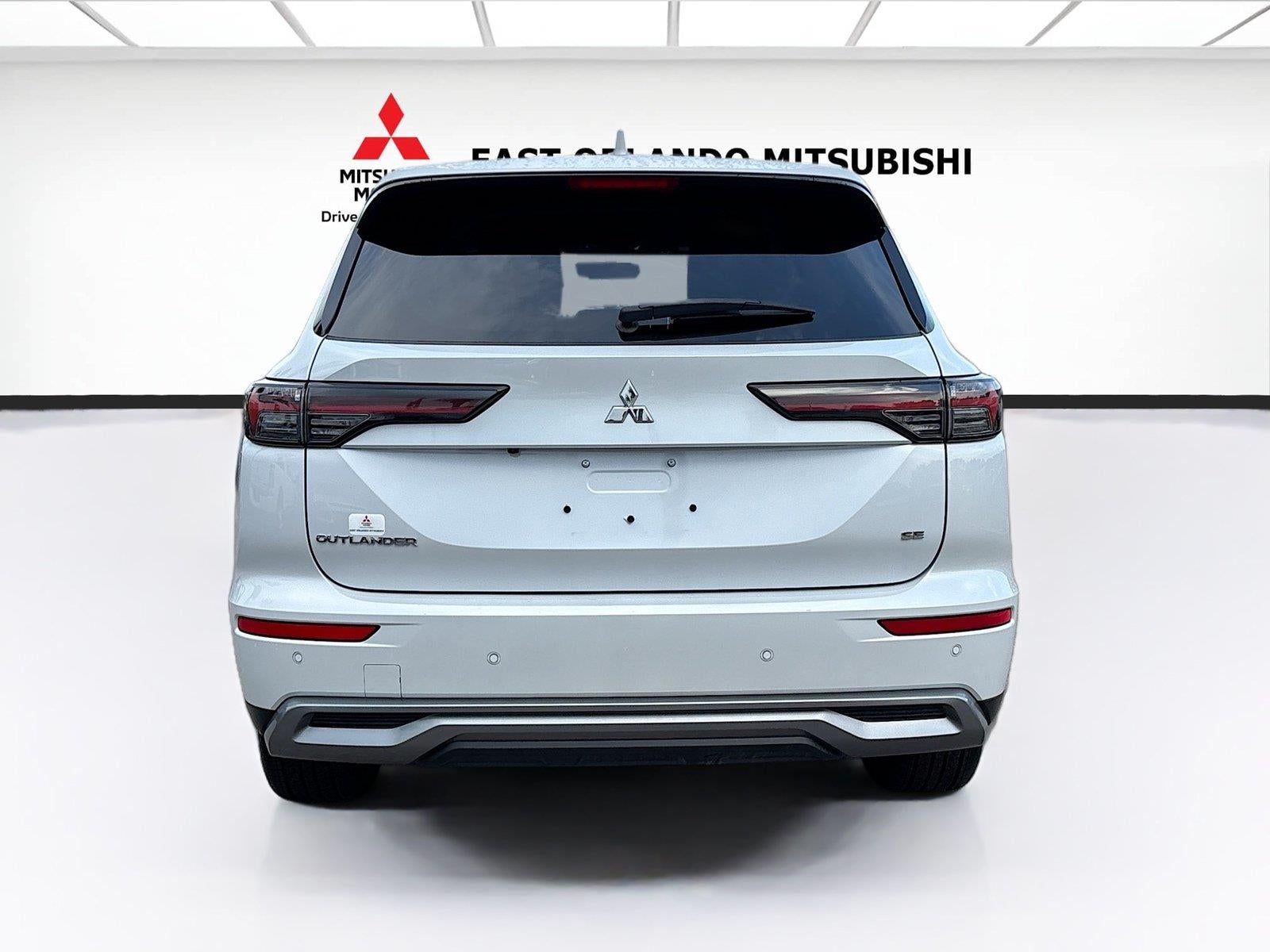 2025 Mitsubishi Outlander SE