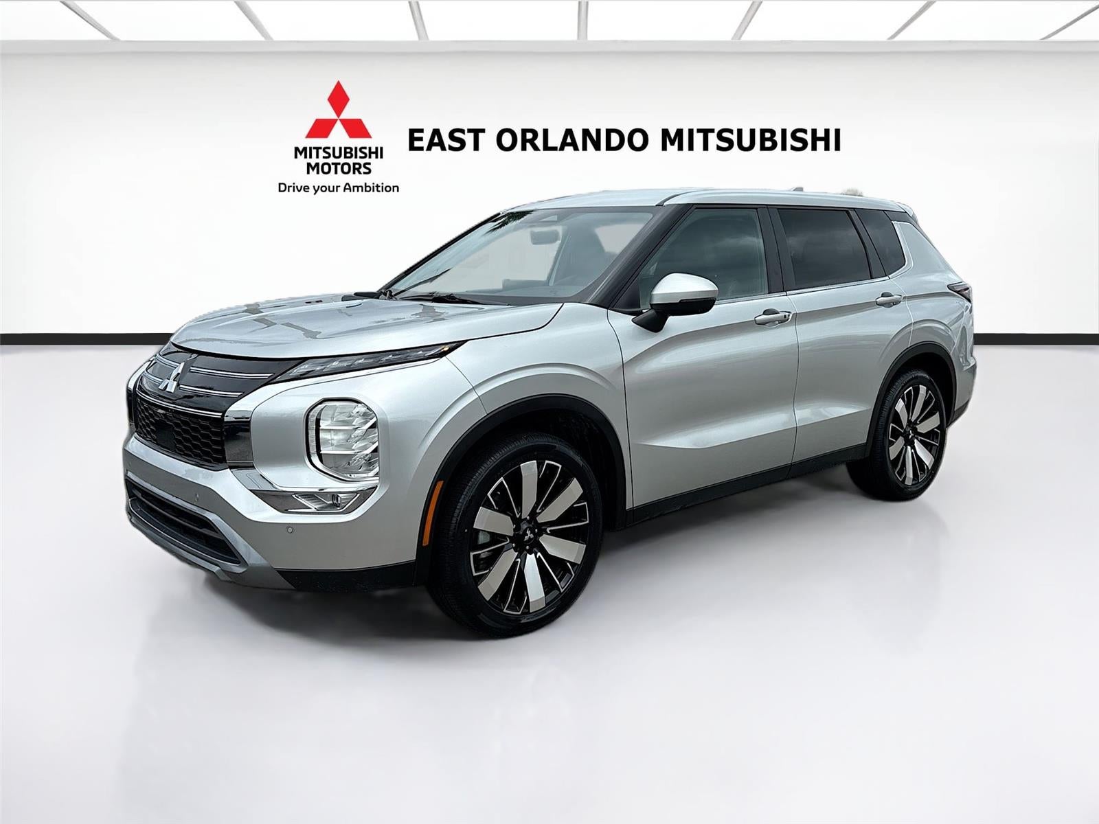 2025 Mitsubishi Outlander SE