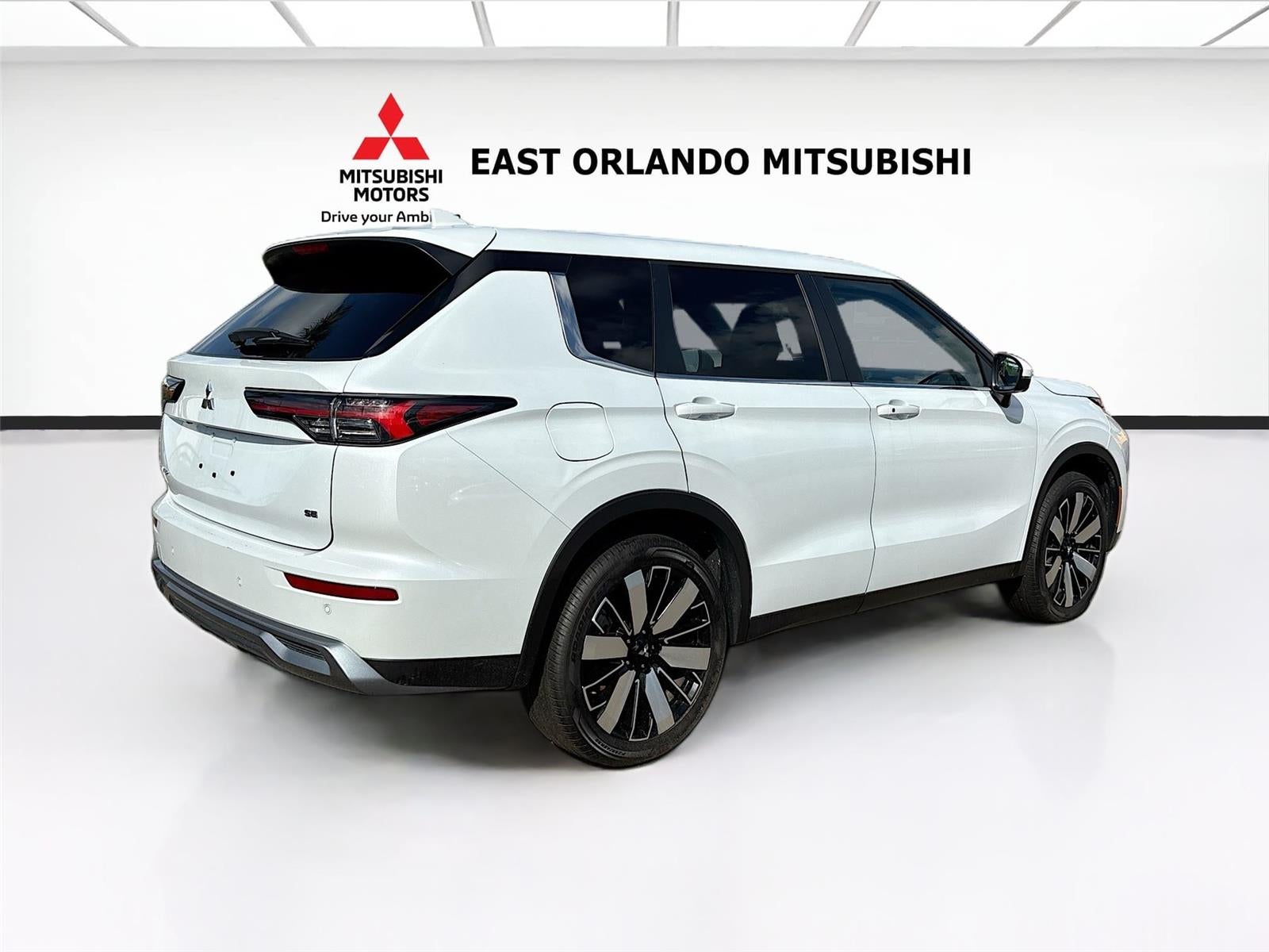 2025 Mitsubishi Outlander SE
