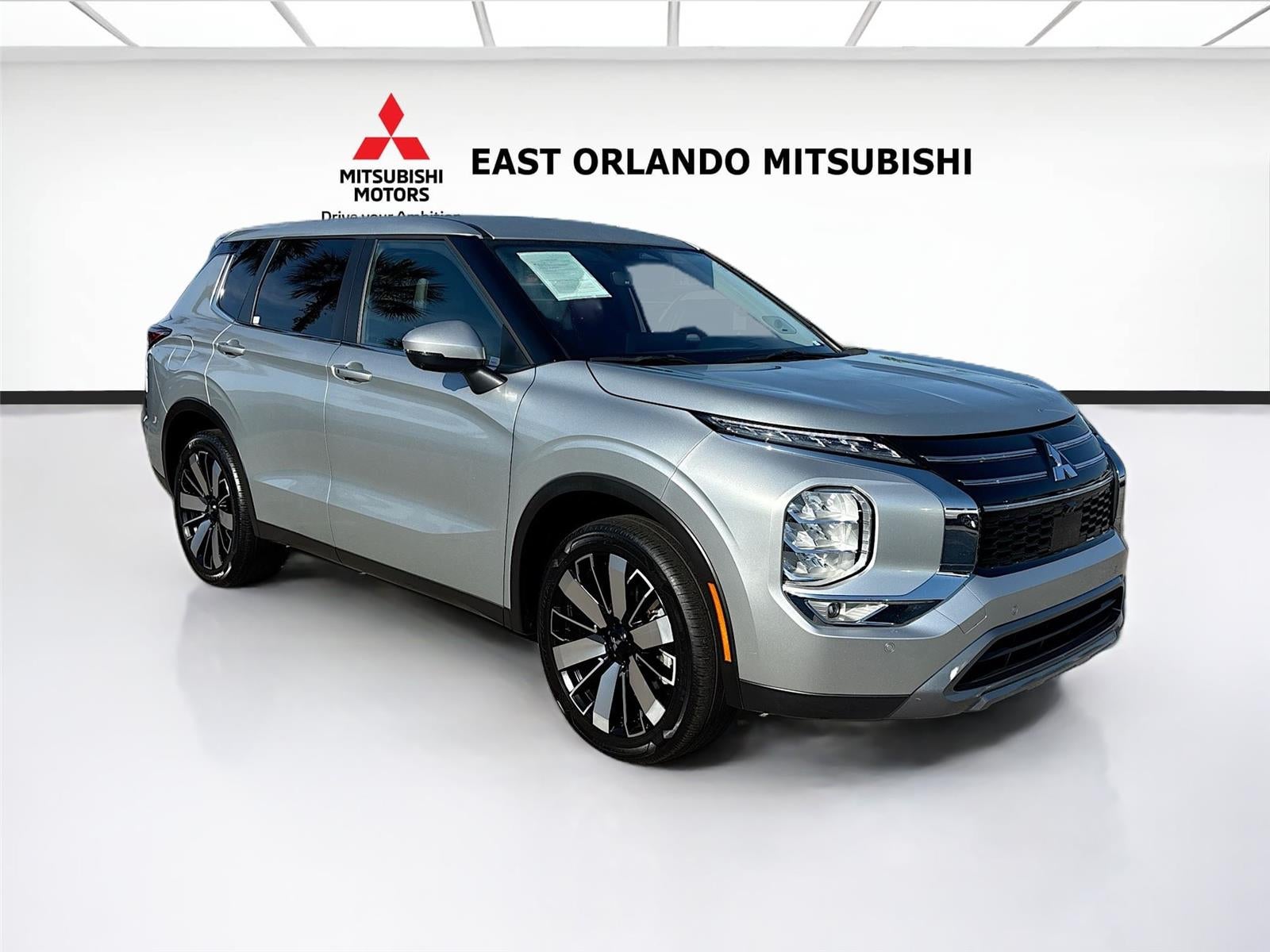 2025 Mitsubishi Outlander SE
