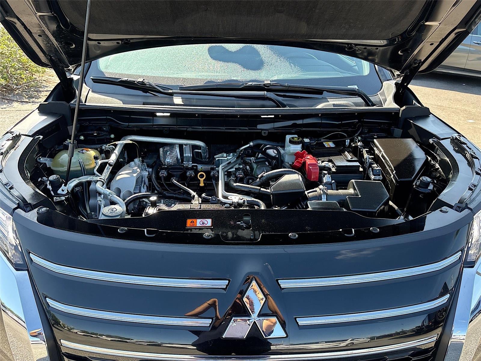 2025 Mitsubishi Outlander SE