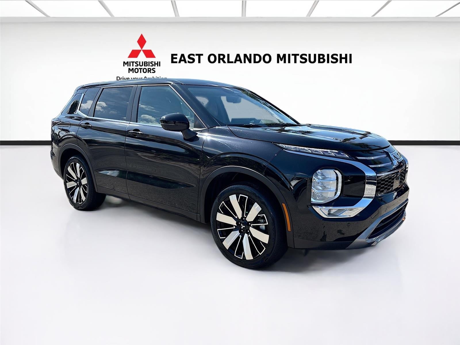 2025 Mitsubishi Outlander SE 2WD's photo