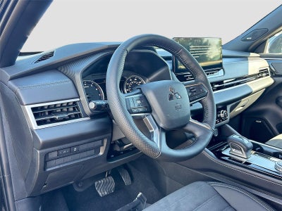 2026 Mitsubishi Outlander LE