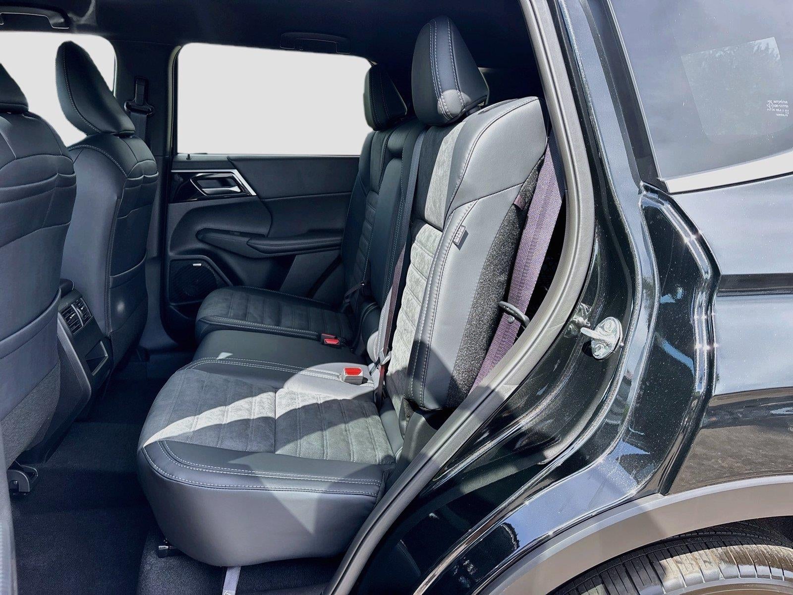 2026 Mitsubishi Outlander LE