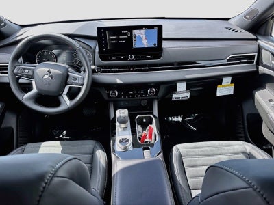 2026 Mitsubishi Outlander LE
