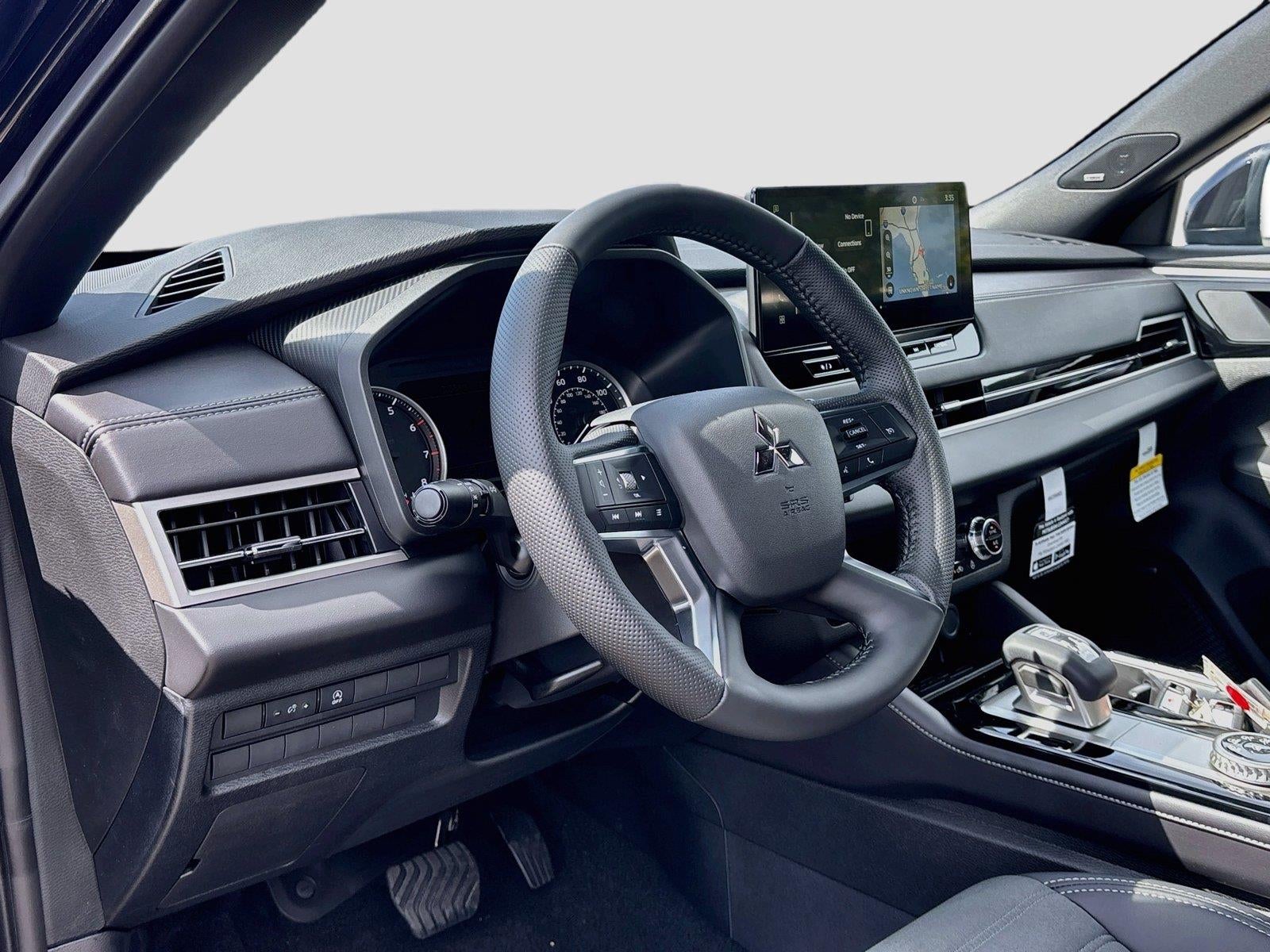 2026 Mitsubishi Outlander LE