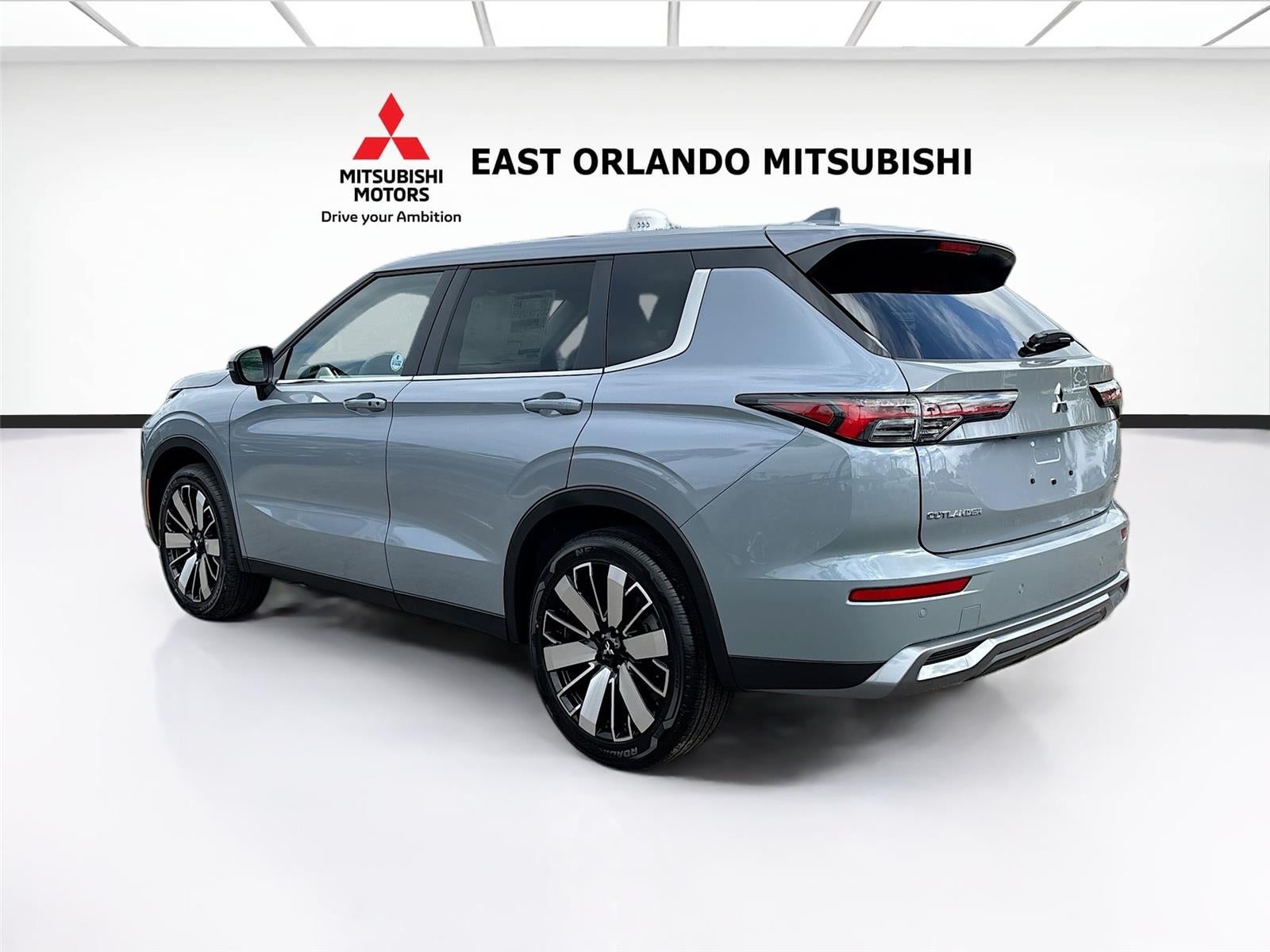 2026 Mitsubishi Outlander SE