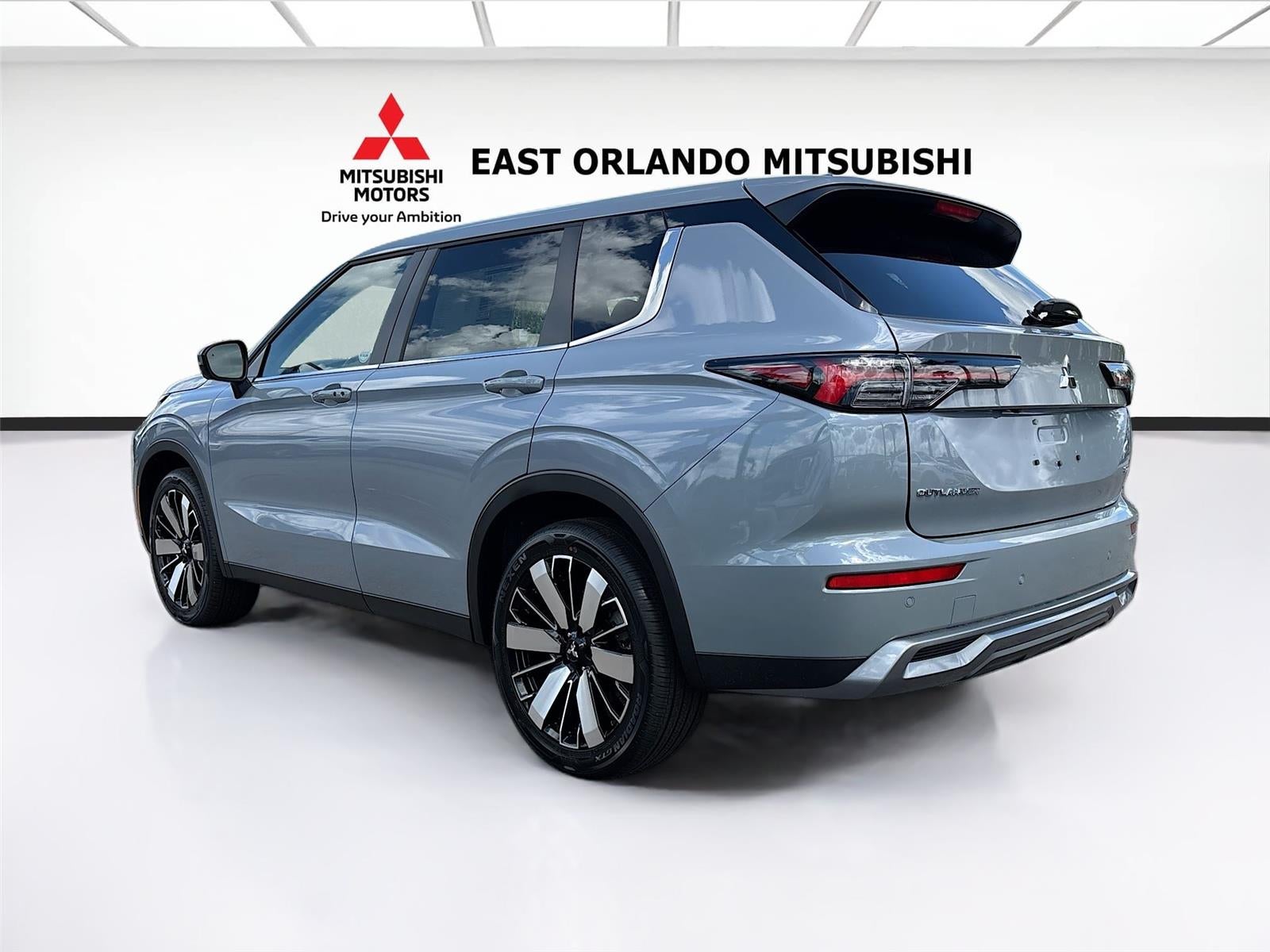 2026 Mitsubishi Outlander SE