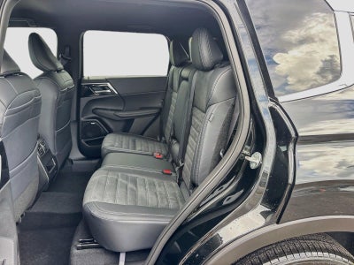 2026 Mitsubishi Outlander LE