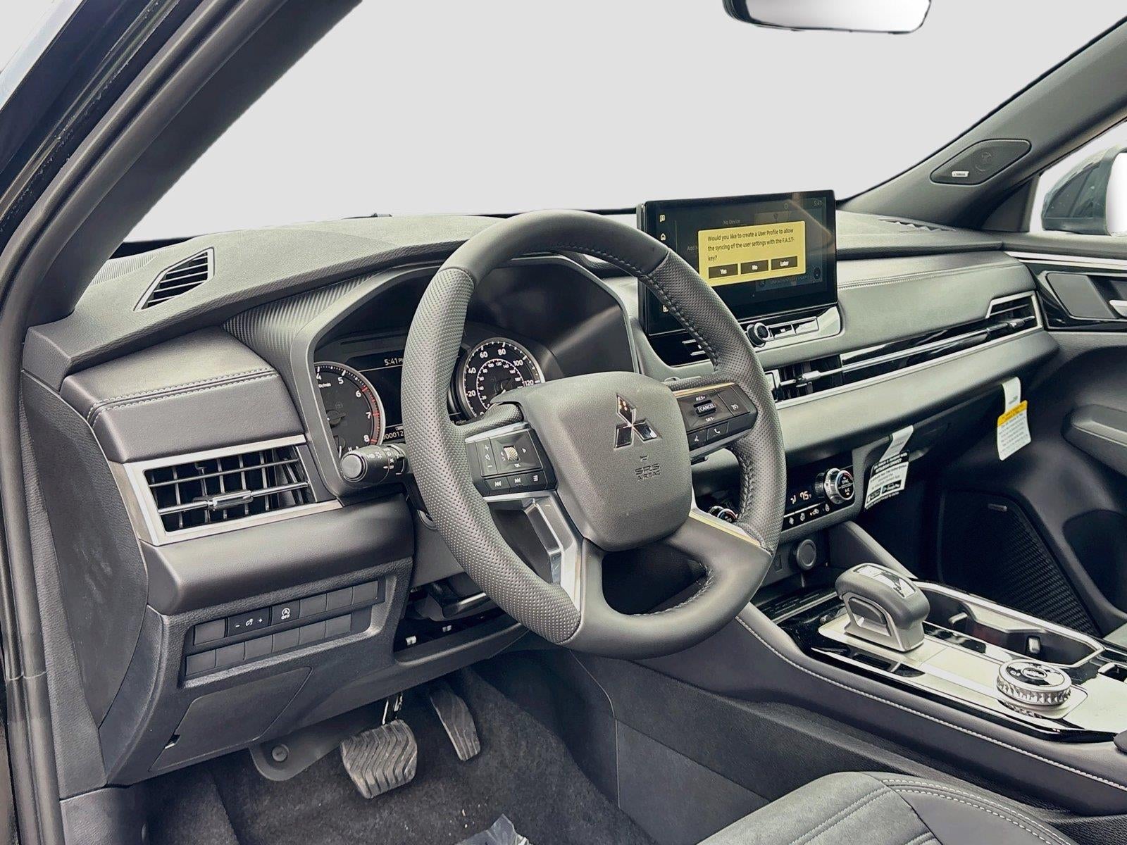 2026 Mitsubishi Outlander LE