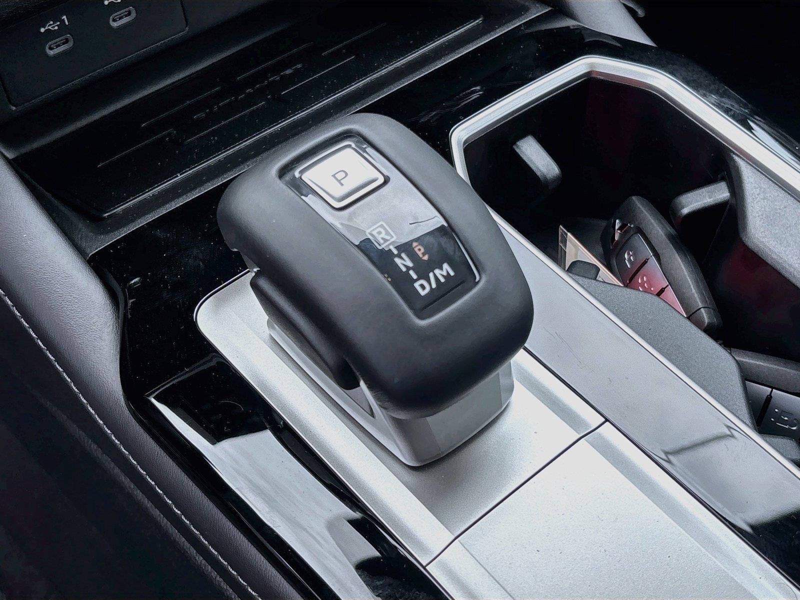 2026 Mitsubishi Outlander LE