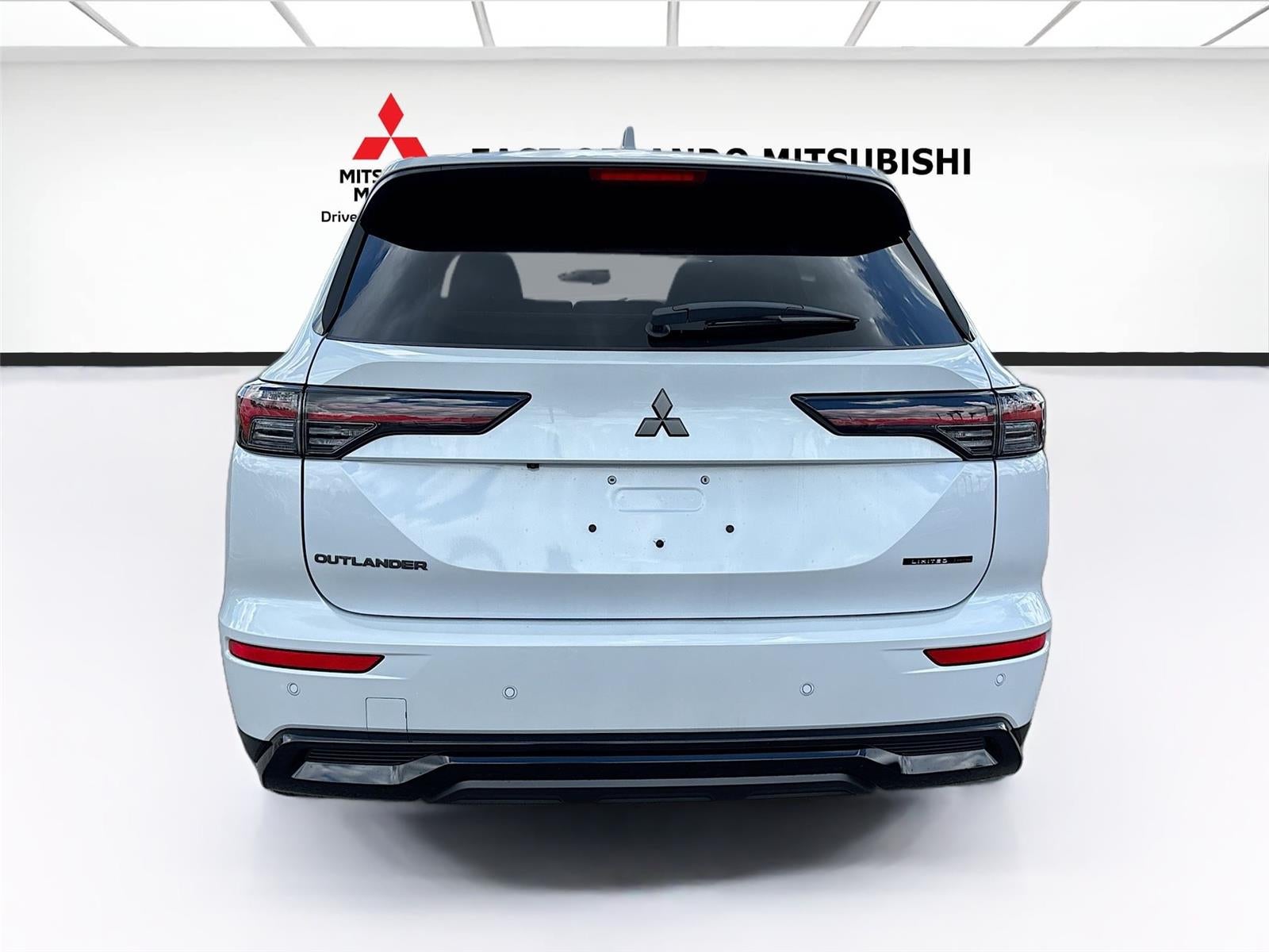 2026 Mitsubishi Outlander LE