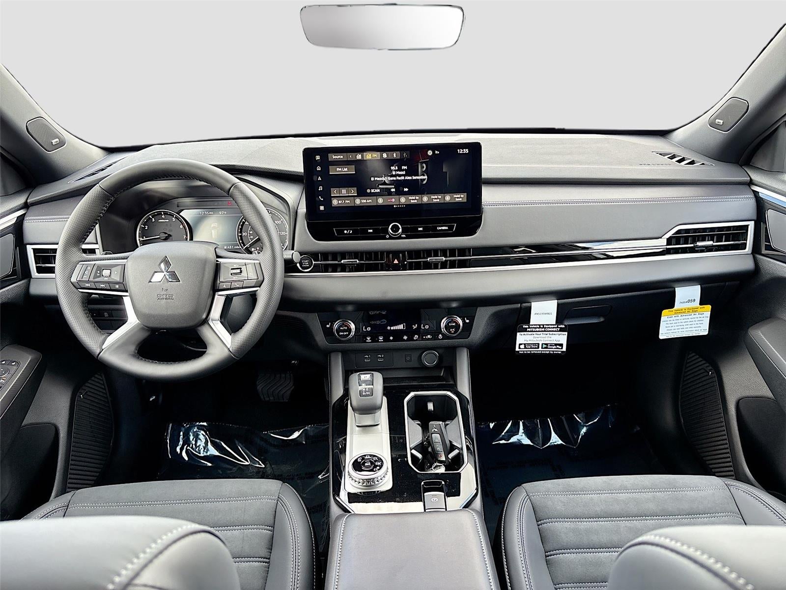 2026 Mitsubishi Outlander LE