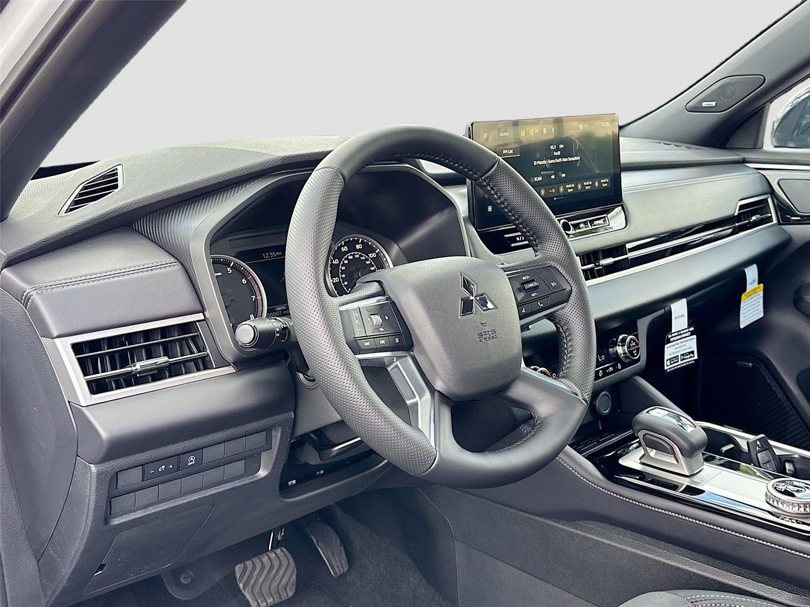2026 Mitsubishi Outlander LE