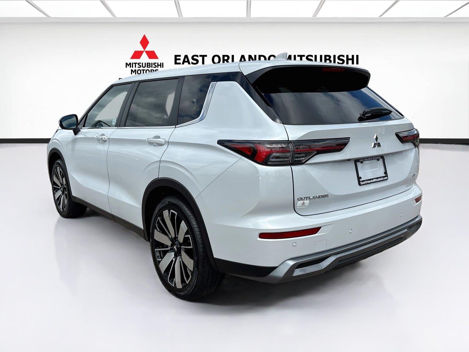 2026 Mitsubishi Outlander SE