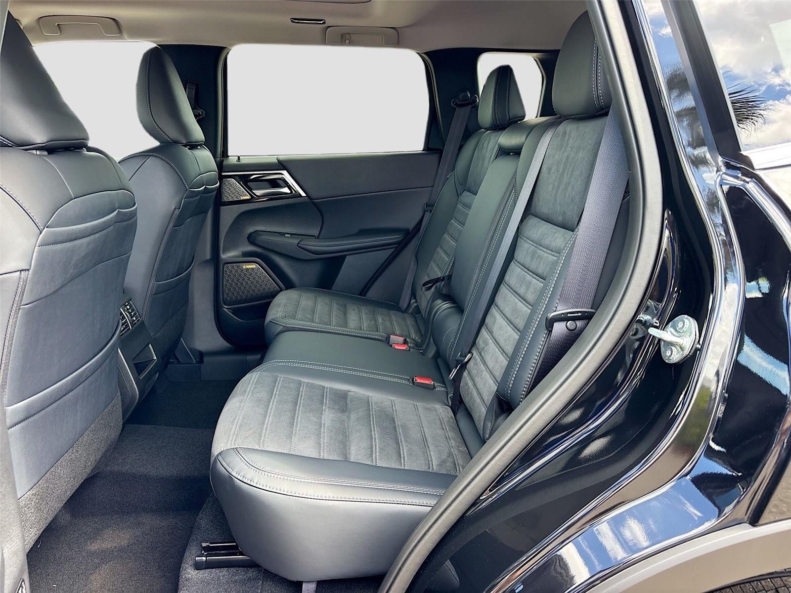 2026 Mitsubishi Outlander SE