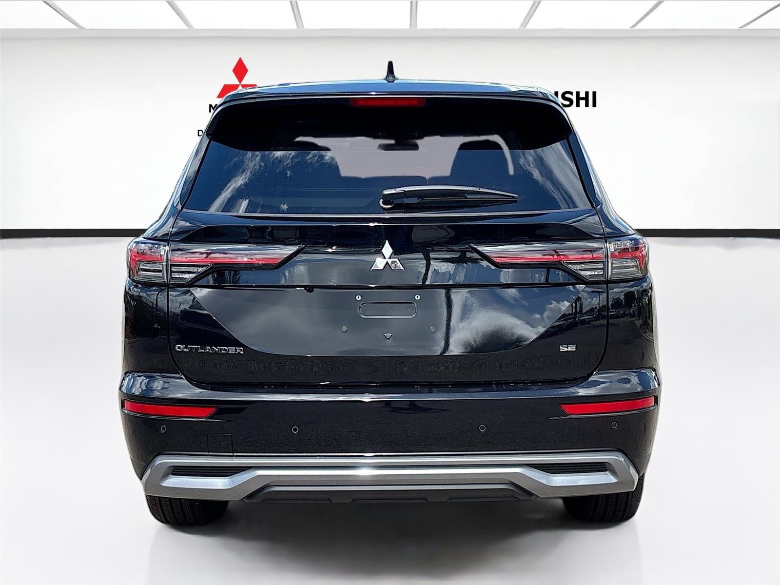2026 Mitsubishi Outlander SE