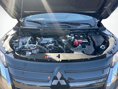 2026 Mitsubishi Outlander LE