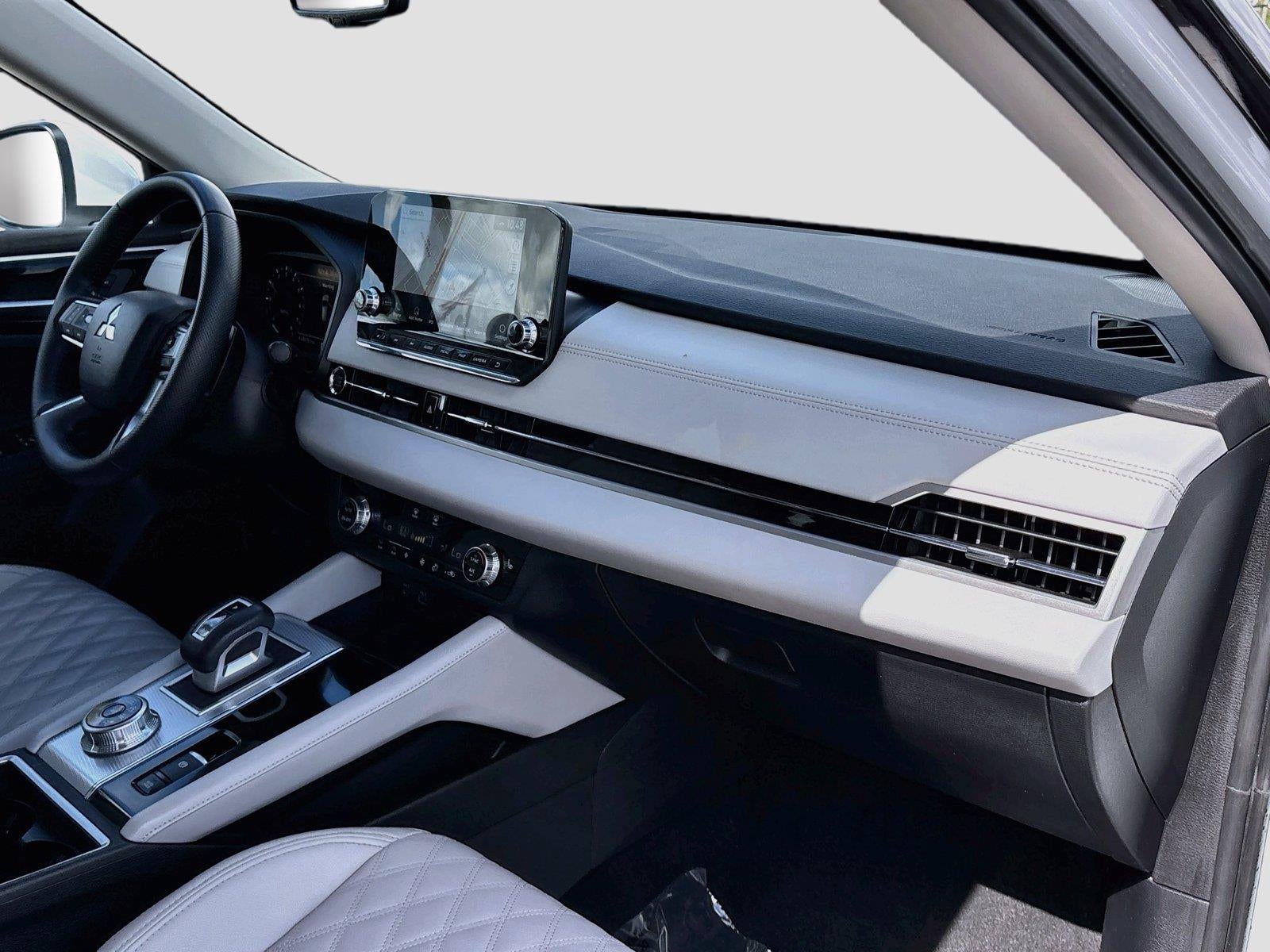 2024 Mitsubishi Outlander SEL